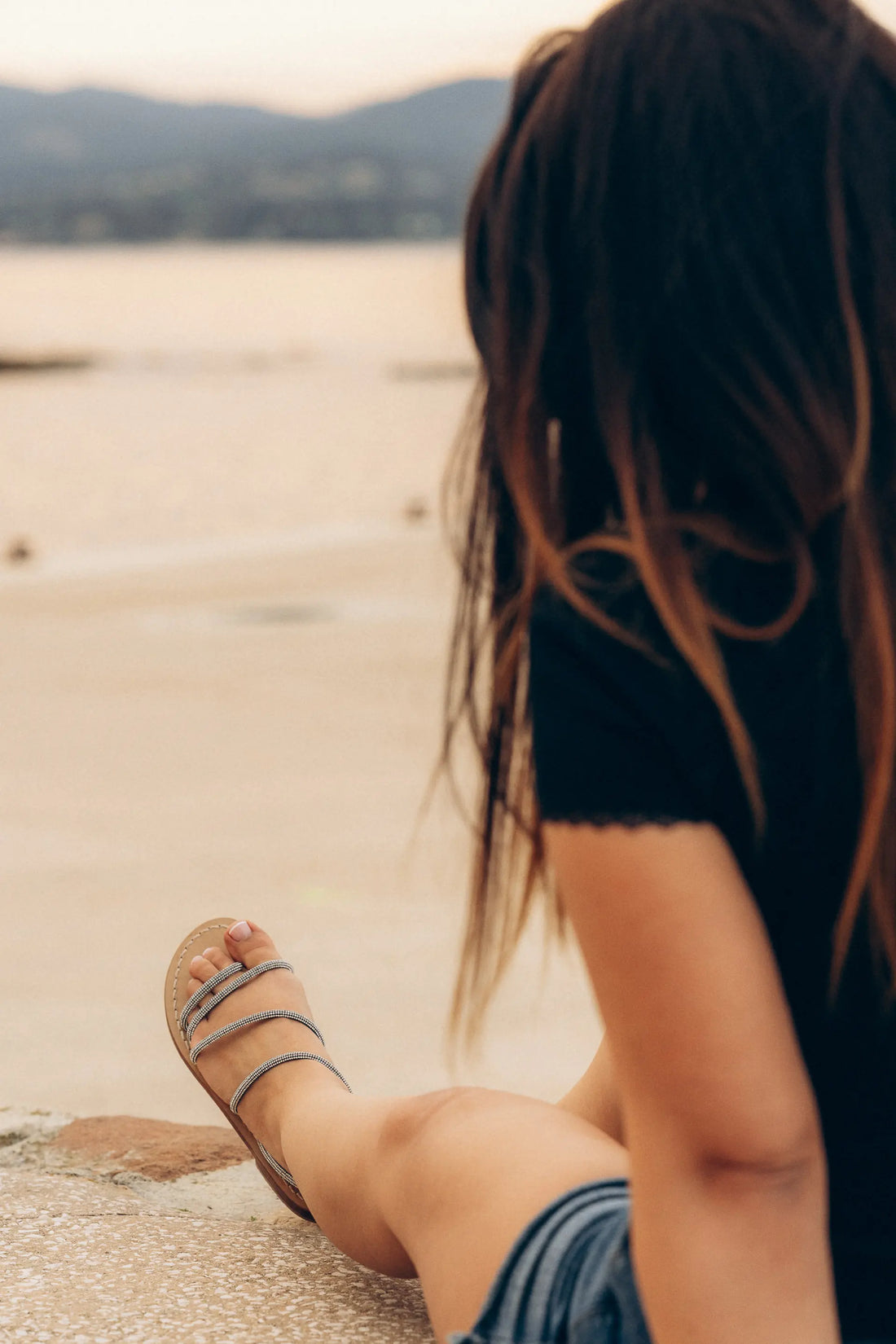 Que faire de ses vieilles sandales en cuir : réparer, recycler ou donner ?